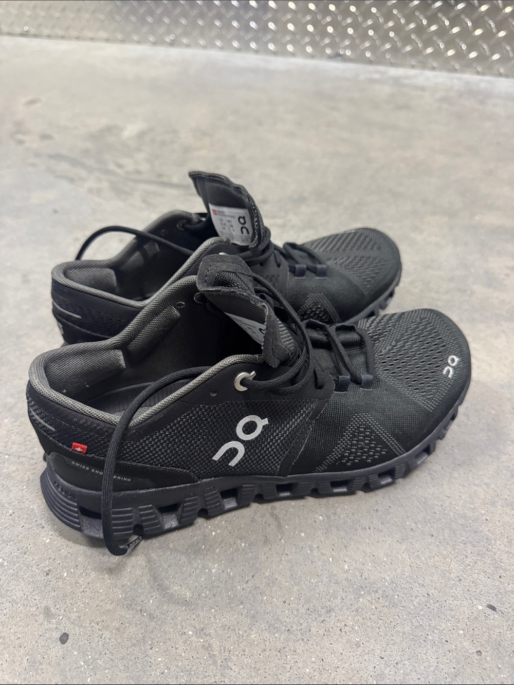 Like new! ON Running Cloud X Sneakers Black Asphalt w7